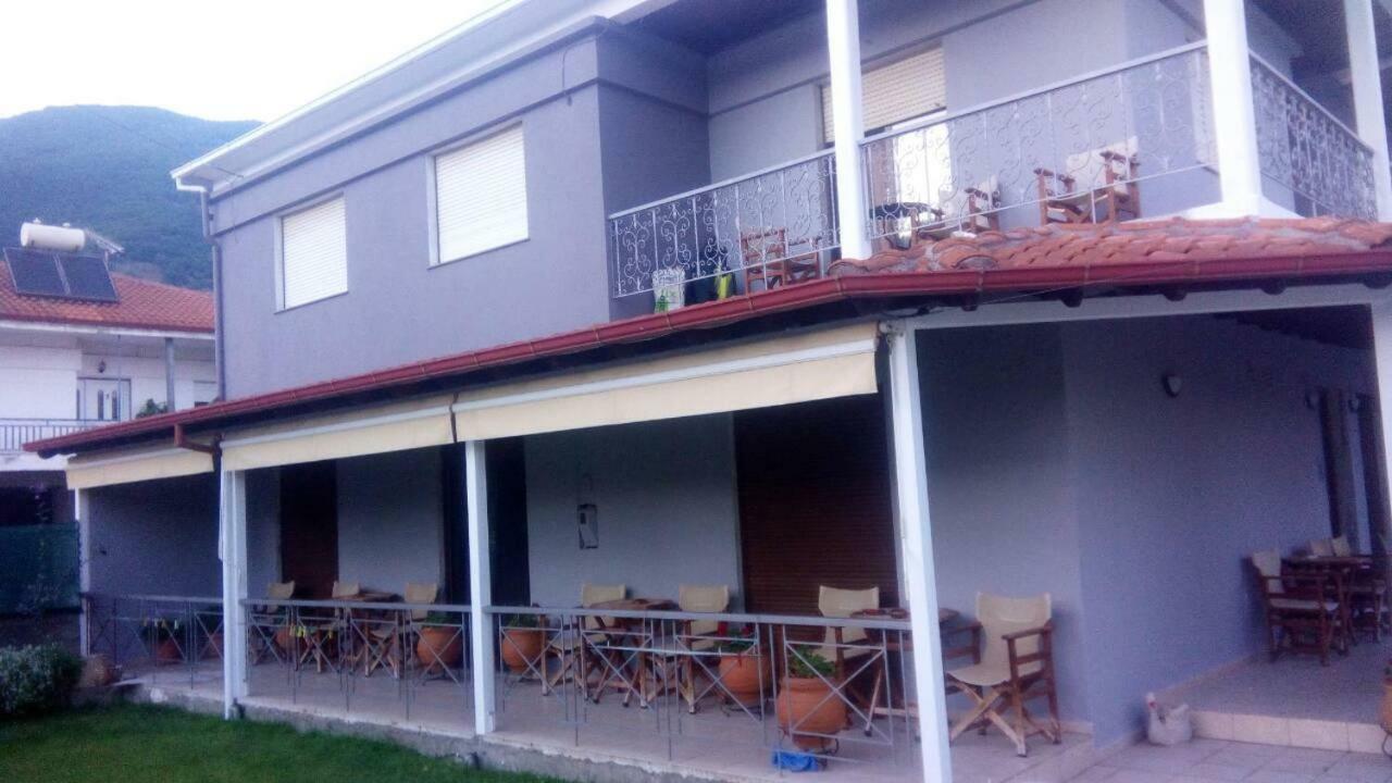 洛达威哥公寓式酒店 Káto Loutrákion 外观 照片